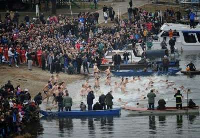 Plivanje za časni Bogojavljenski krst predstavlja jednu od najznačajnijih bogojavljenskih tradicija, koja svake godine okuplja veliki broj učesnika i posetilaca, uz snažnu poruku vere, zajedni&scaron;tva i očuvanja običaja