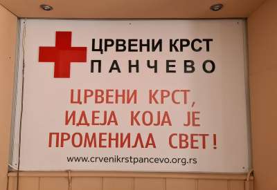 Jedna od najvažnijih uloga pokreta Crvenog krsta jeste promovisanje humanih vrednosti, solidarnosti i dobrovoljnog rada, kao i podsticanje zajedničkog delovanja radi smanjenja ljudske patnje i izgradnje snažnih, otpornih i zdravih lokalnih zajednica