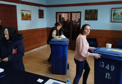 Svi registrovani korisnici usluga JKP-a „Higijena“ Pančevo u Dolovu imaju pravo da besplatno preuzmu posudu namenjenu prikupljanju PET boca, papira, kartona, aluminijumskih i čeličnih limenki – radnim danima, od 9 do 17 sati